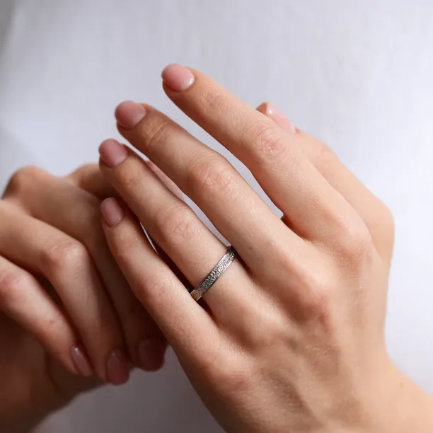 Unusual wedding bands with relief PERFORA Image