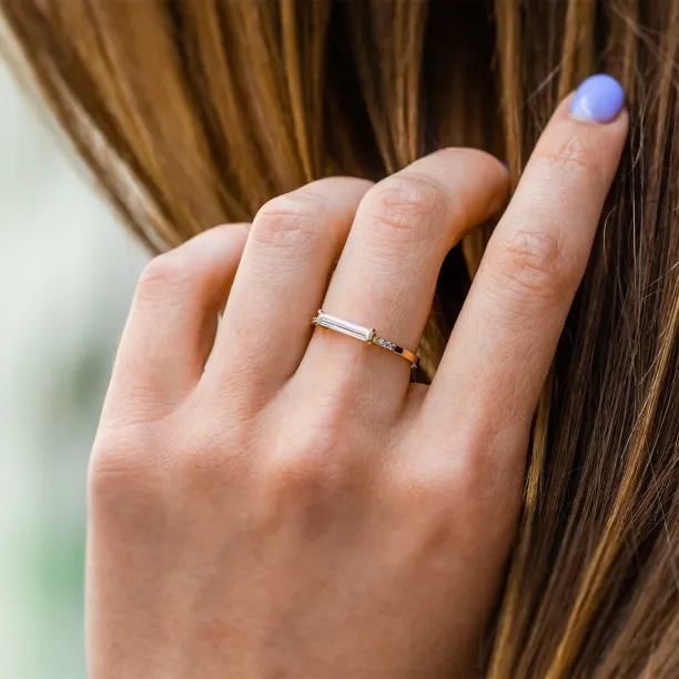 Engagement ring with baguette lab-grown diamonds CASHIA Image