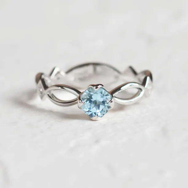 Gold ring with aquamarine and diamonds QUEEN Image