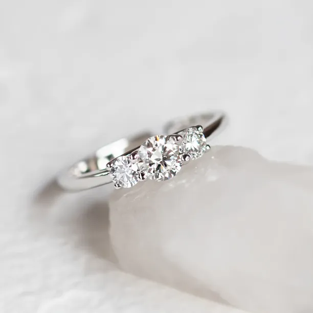 Gold lab-grown diamond engagement ring VIRBO Image