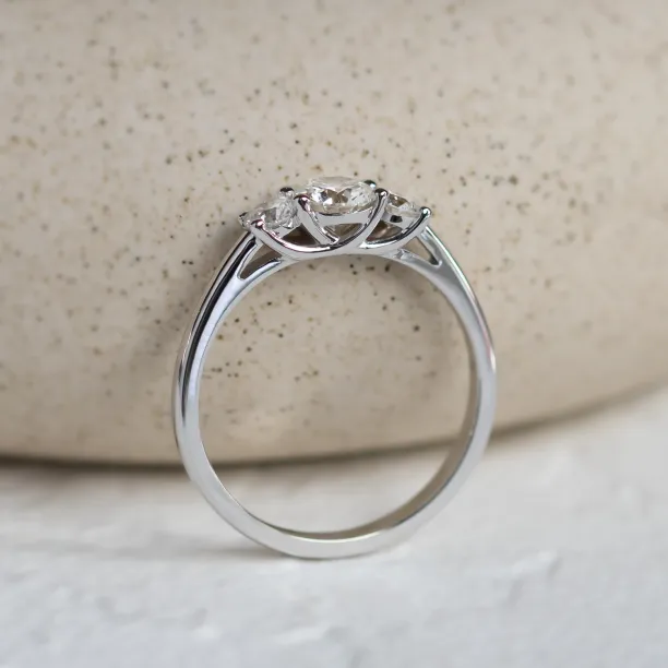 Gold lab-grown diamond engagement ring VIRBO Image