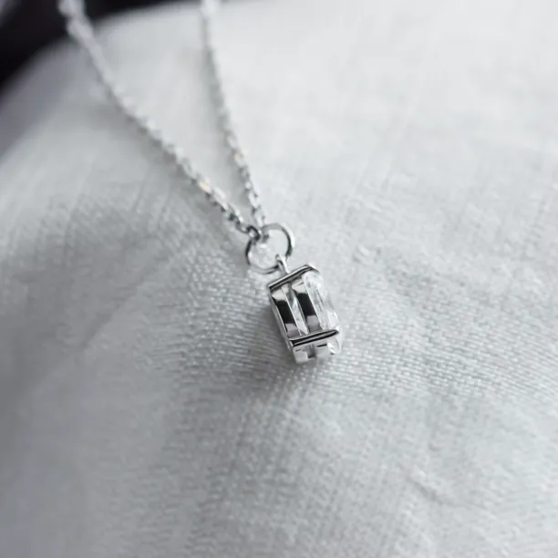 Gold pendant with oval lab created diamond VIV Image