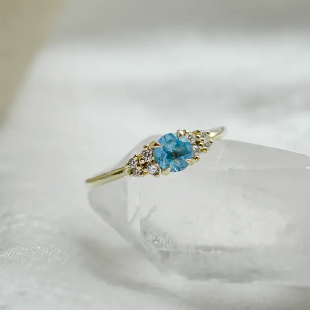 Gold ring with Swiss blue topaz and diamonds LUCIDE Image