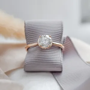 Luxury engagement ring with lab-grown diamonds ISADORA