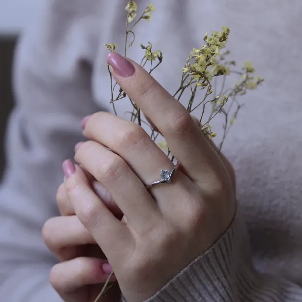 Gold aquamarine ring AMY Image