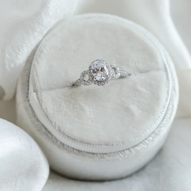 Luxury engagement ring with moissanites MERYL  Image