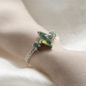 Vintage moss agate ring with side diamonds in solid gold OSCAR Thumbnail