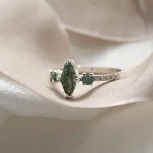 Vintage moss agate ring with side diamonds in solid gold OSCAR Thumbnail