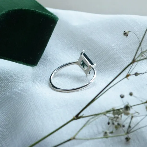 Geometric engagement ring with moss agate LUCCA Image