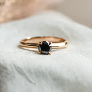 Engagement ring with black diamond FLORA