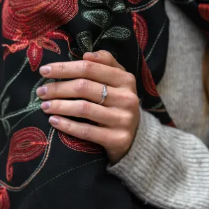 Atypical engagement ring with lab-grown diamond and tree bark surface RIANA