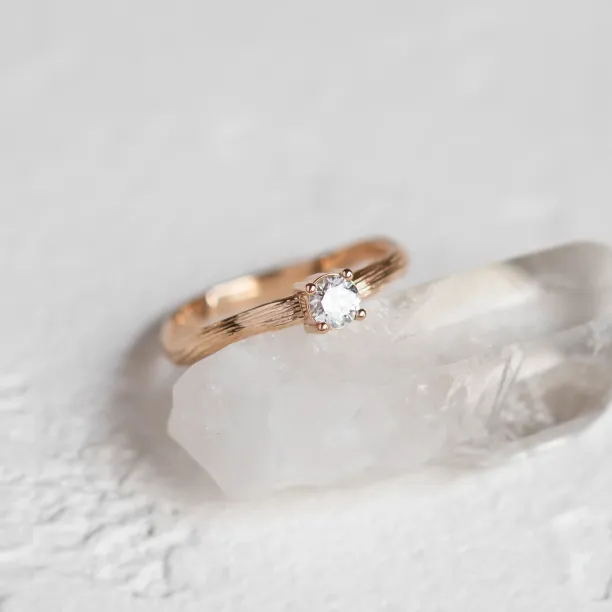 Atypical engagement ring with lab-grown diamond and tree bark surface RIANA Image