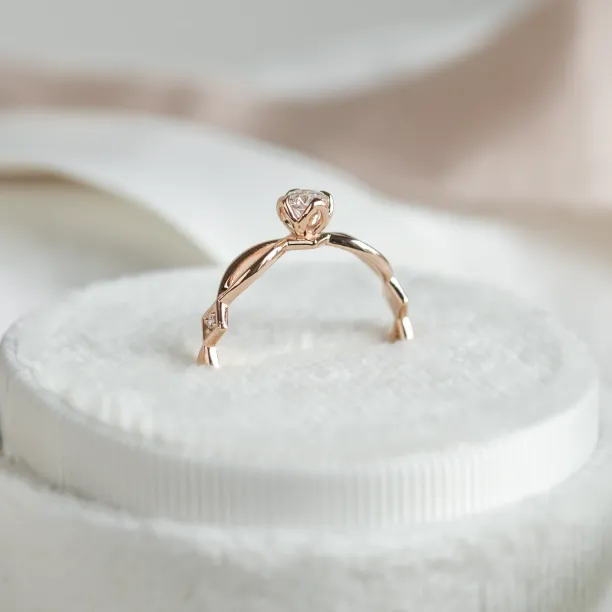Entwined ring with lab-grown diamond QUEENO Image