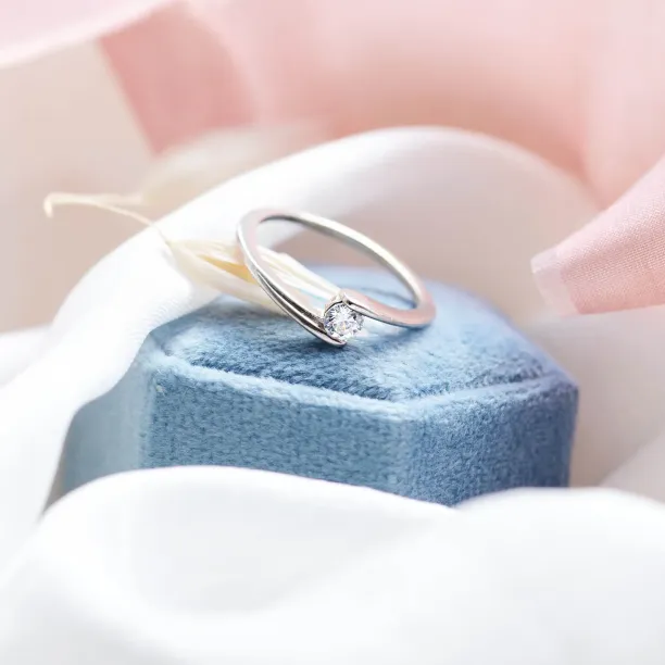 Elegant engagement ring with lab-grown diamond HELSO Image