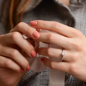 Classic engagement ring with lab-grown diamond SEMLA