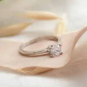 Classic engagement ring with lab-grown diamond SEMLA Thumbnail