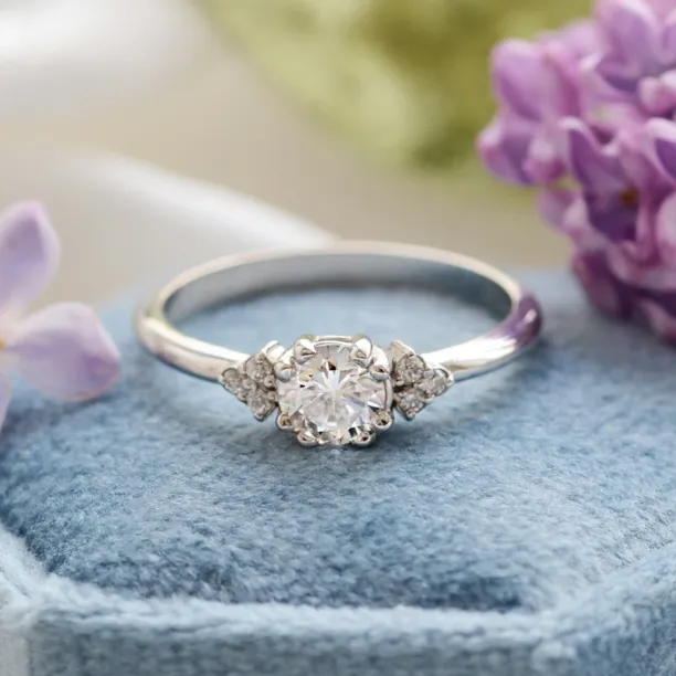 Gold engagement ring with synthetic diamonds MONICA Image