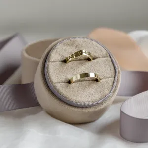 Original wedding bands with curved shape and flowers FOLK Thumbnail