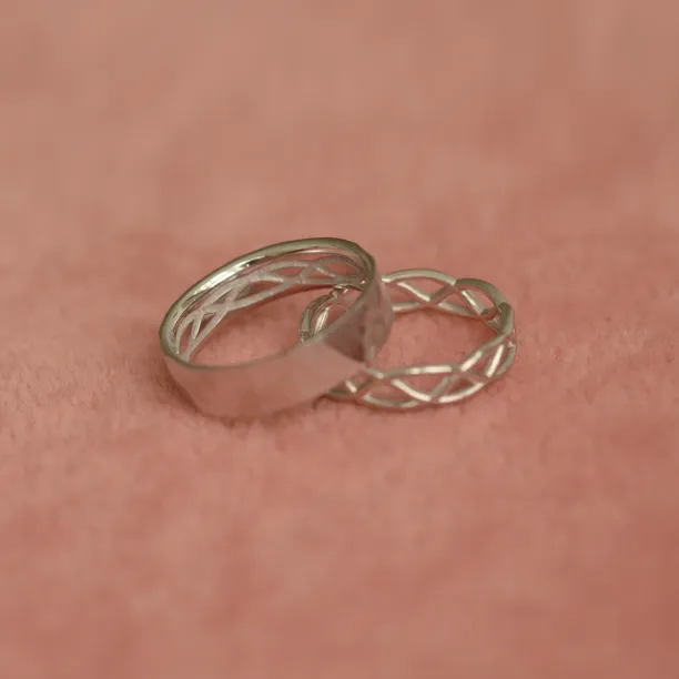 Crossed golden wedding rings JAS Image