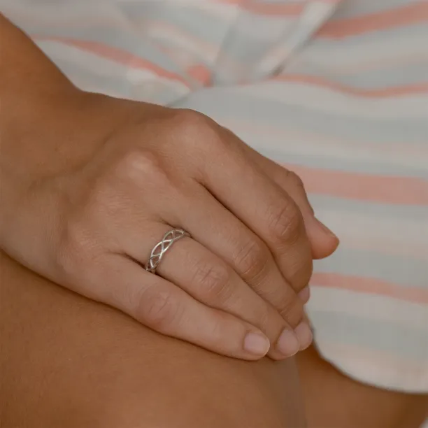 Crossed golden wedding rings JAS Image