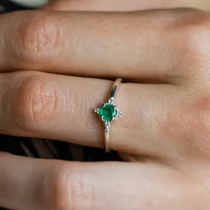 Gold ring with emerald and diamonds EMA Thumbnail