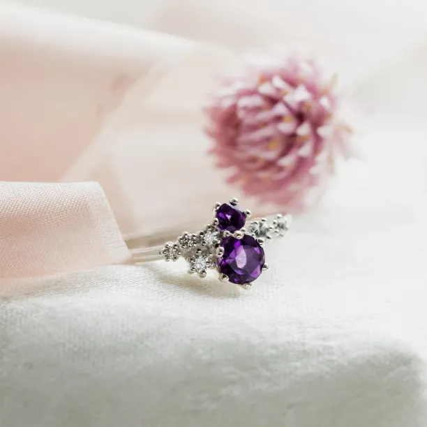 Gold cluster ring with amethyst and diamonds BERRY Image