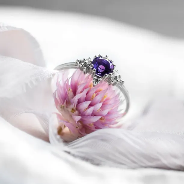 Engagement ring with amethyst and diamonds ALBINEA Image