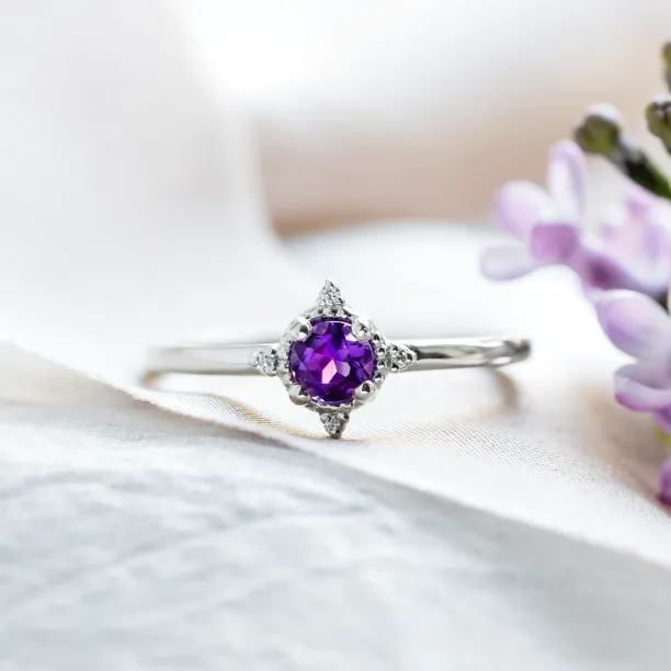 Gold ring with amethyst and diamonds ALBINA Image
