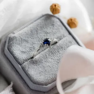 Gold ring with blue sapphire and diamonds ELIZABETH Thumbnail