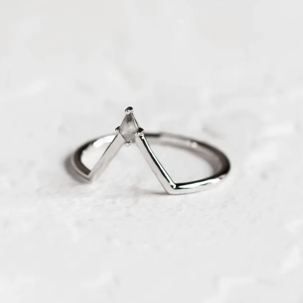Kite salt and pepper diamond chevron wedding band NELLY Image