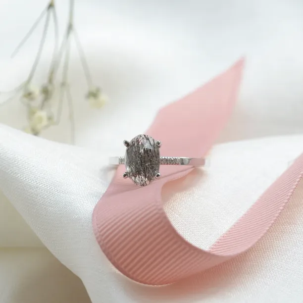 Minimalist ring with oval rutil quartz and diamonds ROXANE Image