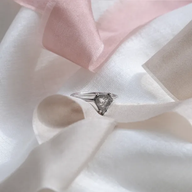 Geometric slice salt´n´pepper diamond ring SORCHA Image