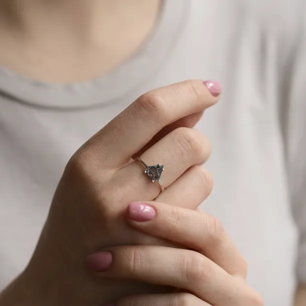 Geometric slice salt´n´pepper diamond ring SORCHA Image