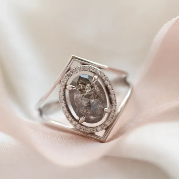 Gold luxury salt and pepper diamond ring with side diamonds MARGHERITA Image