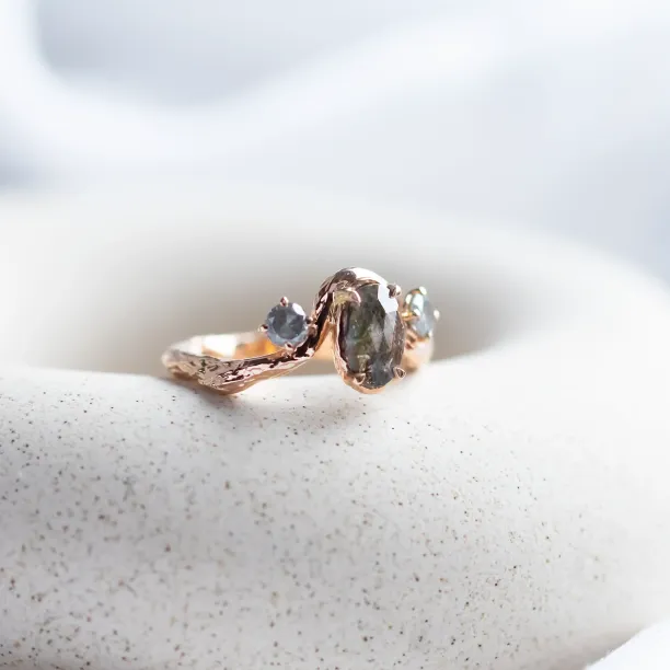 Gold organic ring with salt and pepper diamonds LUDOVICA Image