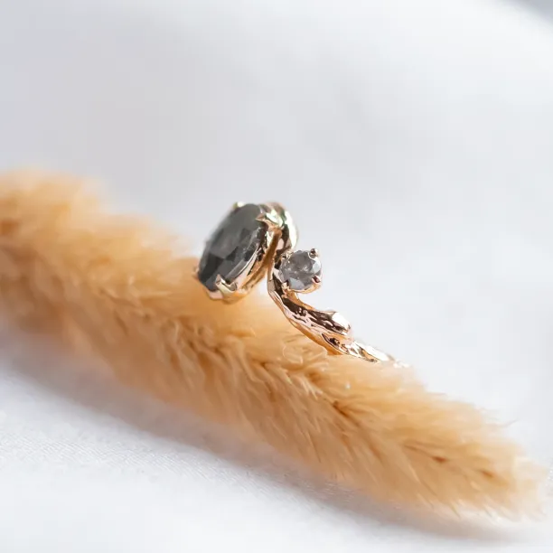 Gold organic ring with salt and pepper diamonds LUDOVICA Image