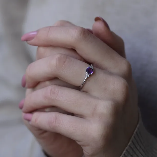 Gold ring with amethyst and diamonds MONNY Image