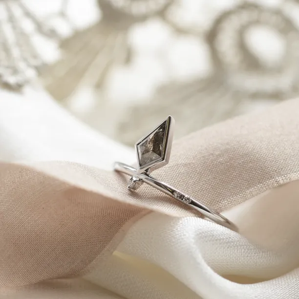 Gold ring with kite salt and pepper diamond and white diamonds CIAN Image