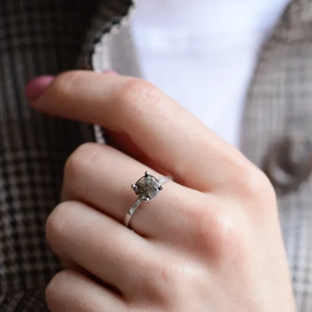Gold ring with salt and pepper diamond and side diamonds ROXANE Image
