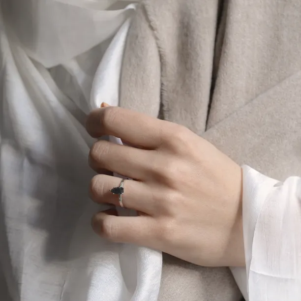 Gold ring with salt and pepper diamond and side diamonds ROXANE Image