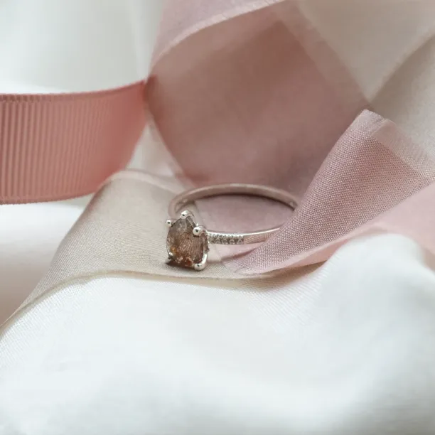 Gold ring with salt and pepper diamonds ROXANE Image