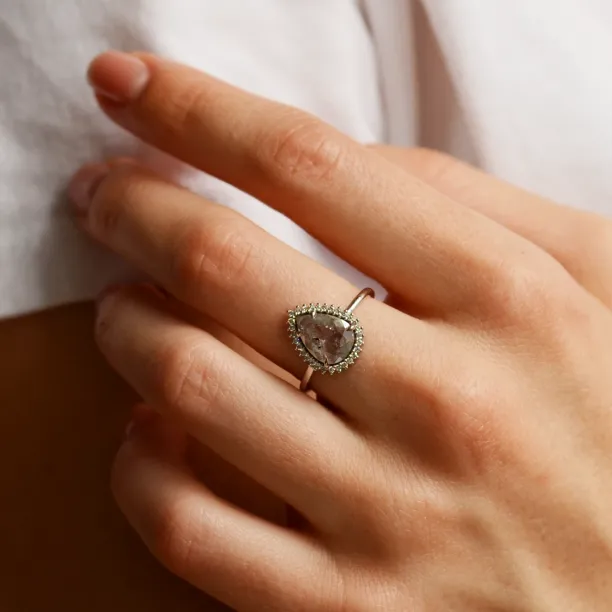 Halo luxury ring with salt and pepper diamond NOEMI Image