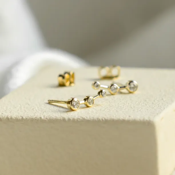 Minimalist diamond earrings MARIAN Image
