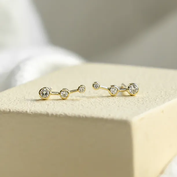 Minimalist diamond earrings MARIAN Image