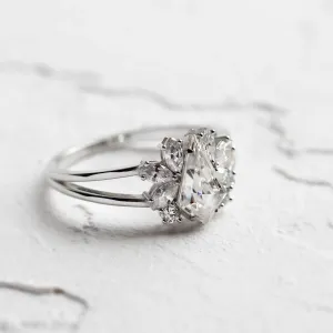 Vintage engagement ring in gold with moissanites THEODORE Thumbnail