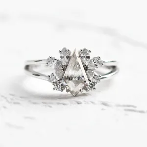 Vintage engagement ring in gold with moissanites THEODORE