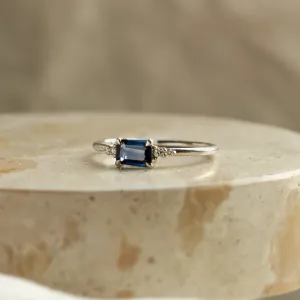 Modern ring with emerald sapphire and diamonds EUDE Thumbnail