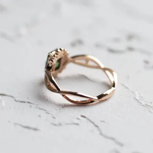 Unique vintage gold ring with green sapphire and diamonds BAROQUE Thumbnail