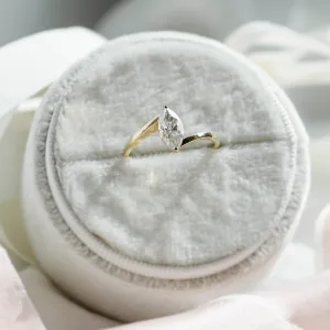 Elegant ring with marquise moissanite CHARLOTTE Thumbnail