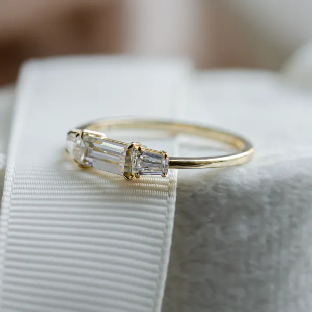 Vintage ring in art deco style with moissanites VISCOUNT Image